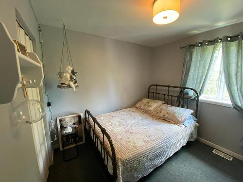 Bedroom - 212 Rue Tremblay, Saint-Siméon, QC - Indoor Photo Showing Bedroom