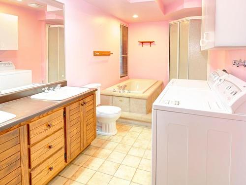 Bathroom - 51 Rue Laviolette, Saint-Joseph-Du-Lac, QC - Indoor Photo Showing Laundry Room