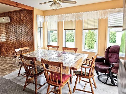 Salle Ã  manger - 51 Rue Laviolette, Saint-Joseph-Du-Lac, QC - Indoor Photo Showing Dining Room