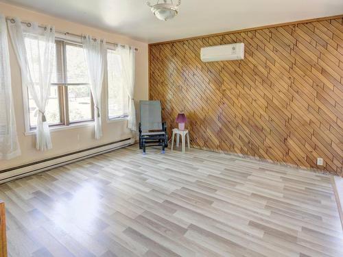 Living room - 51 Rue Laviolette, Saint-Joseph-Du-Lac, QC - Indoor Photo Showing Other Room