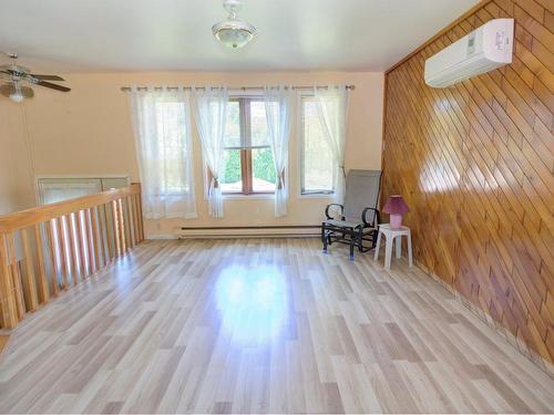 Living room - 51 Rue Laviolette, Saint-Joseph-Du-Lac, QC - Indoor Photo Showing Other Room