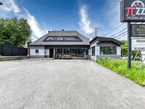 Frontage - 3060 Boul. Cartier O., Laval (Chomedey), QC - Outdoor