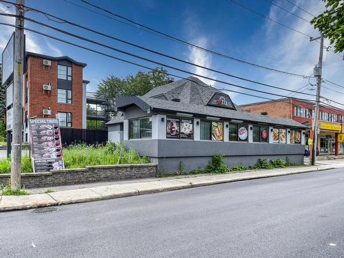 Frontage - 3060 Boul. Cartier O., Laval (Chomedey), QC - Outdoor