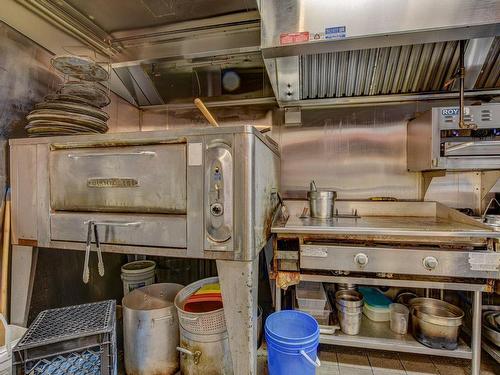 Kitchen - 3060 Boul. Cartier O., Laval (Chomedey), QC - Indoor Photo Showing Basement