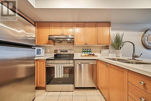 41 - 41 Foundry Avenue, Toronto W02, ON - Indoor Photo Showing Kitchen With Stainless Steel Kitchen With Double Sink