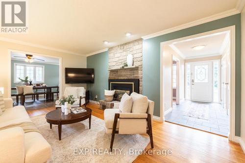 17 Stoneridge Road, Hamilton Township, ON - Indoor Photo Showing Living Room With Fireplace