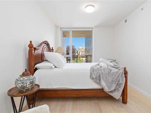 404-550 Michigan St, Victoria, BC - Indoor Photo Showing Bedroom