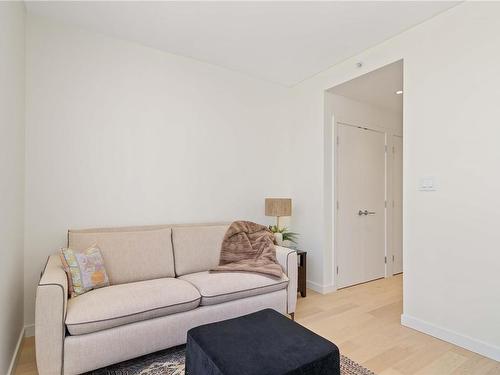 404-550 Michigan St, Victoria, BC - Indoor Photo Showing Living Room