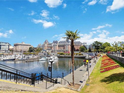 404-550 Michigan St, Victoria, BC - Outdoor With Body Of Water With View