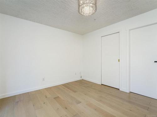 102-535 Manchester Rd, Victoria, BC - Indoor Photo Showing Other Room