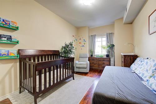 306-1007 Harvey Avenue, Kelowna, BC - Indoor Photo Showing Bedroom