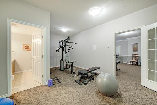 306-1007 Harvey Avenue, Kelowna, BC - Indoor Photo Showing Gym Room