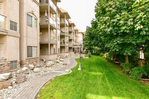 306-1007 Harvey Avenue, Kelowna, BC - Outdoor