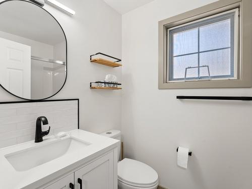 385-665 Cook Road, Kelowna, BC - Indoor Photo Showing Bathroom