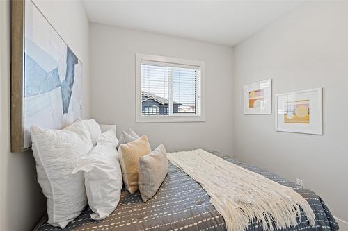 1-726 Coopland Crescent, Kelowna, BC - Indoor Photo Showing Bedroom