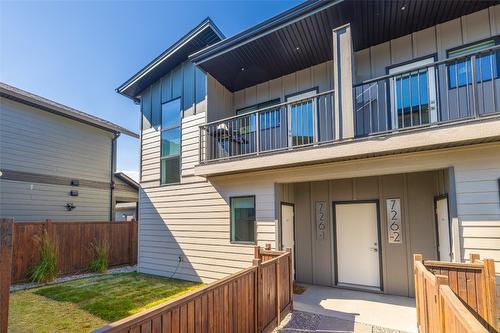 1-726 Coopland Crescent, Kelowna, BC - Outdoor With Exterior