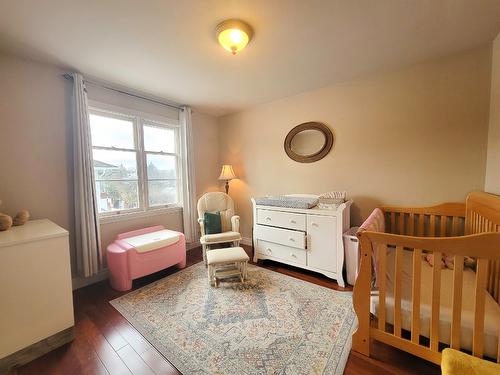 3302 20A Street, Vernon, BC - Indoor Photo Showing Bedroom