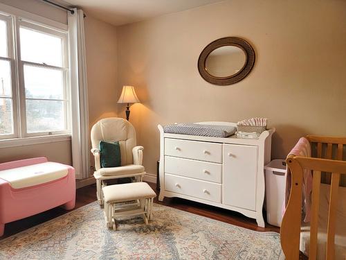 3302 20A Street, Vernon, BC - Indoor Photo Showing Bedroom