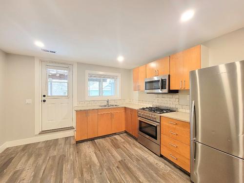 3302 20A Street, Vernon, BC - Indoor Photo Showing Kitchen With Double Sink