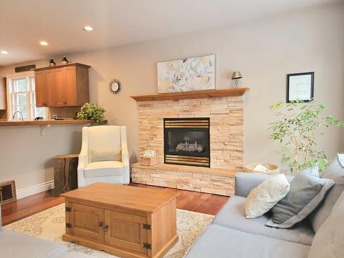 3302 20A Street, Vernon, BC - Indoor Photo Showing Living Room With Fireplace