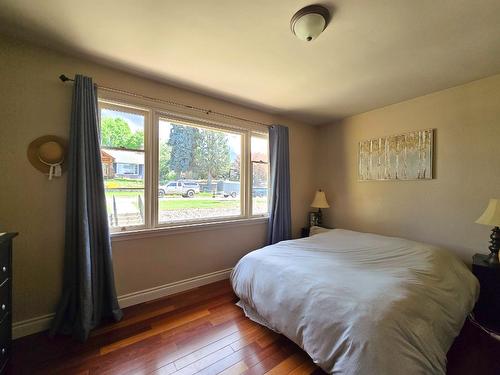 3302 20A Street, Vernon, BC - Indoor Photo Showing Bedroom