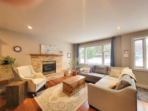 3302 20A Street, Vernon, BC - Indoor Photo Showing Living Room With Fireplace