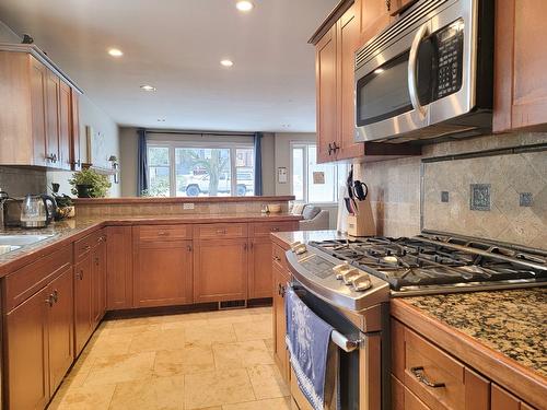 3302 20A Street, Vernon, BC - Indoor Photo Showing Kitchen