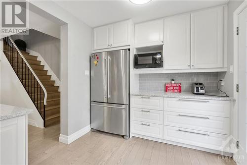 513 Orkney Private, Ottawa, ON - Indoor Photo Showing Kitchen