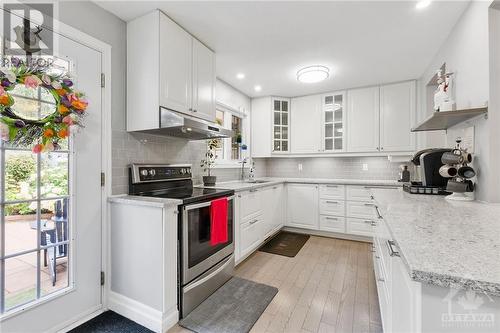 513 Orkney Private, Ottawa, ON - Indoor Photo Showing Kitchen With Upgraded Kitchen