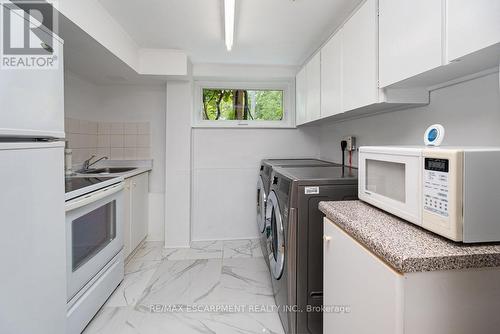 15 Gailong Court, Toronto, ON - Indoor Photo Showing Laundry Room