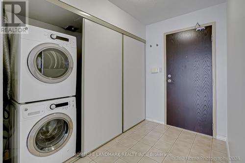 915 - 30 Greenfield Avenue, Toronto C14, ON - Indoor Photo Showing Laundry Room