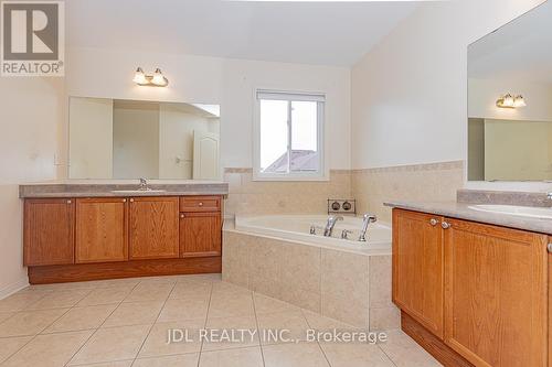 1477 Cordick Street, Oshawa (Taunton), ON - Indoor Photo Showing Bathroom