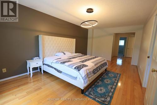 1272 Sir David Drive, Oakville, ON - Indoor Photo Showing Bedroom