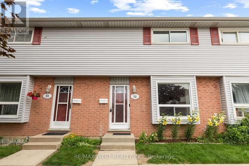 32 - 1430 Jalna Boulevard, London, ON - Outdoor With Facade