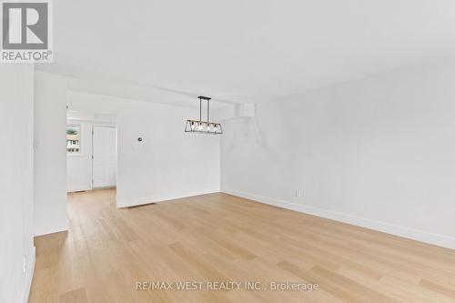 32 - 1430 Jalna Boulevard, London, ON - Indoor Photo Showing Other Room