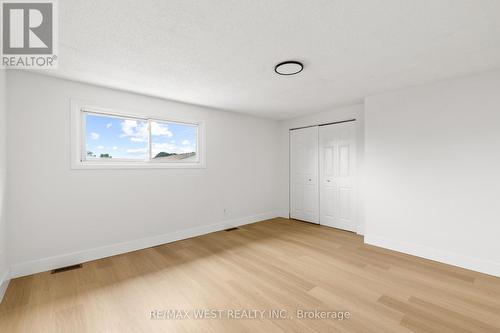 32 - 1430 Jalna Boulevard, London, ON - Indoor Photo Showing Other Room