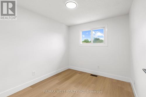 32 - 1430 Jalna Boulevard, London, ON - Indoor Photo Showing Other Room