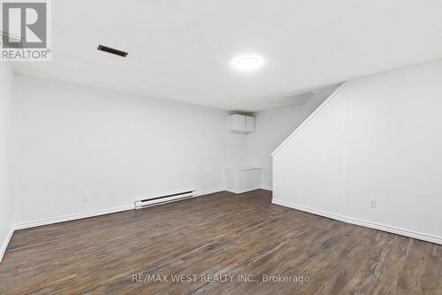 32 - 1430 Jalna Boulevard, London, ON - Indoor Photo Showing Other Room