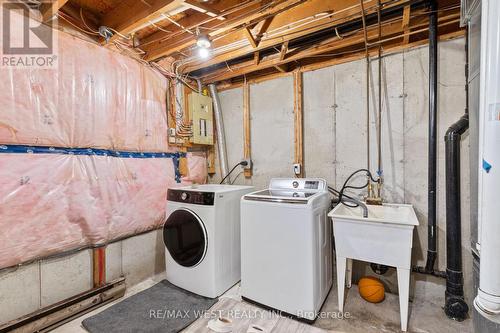 32 - 1430 Jalna Boulevard, London, ON - Indoor Photo Showing Laundry Room