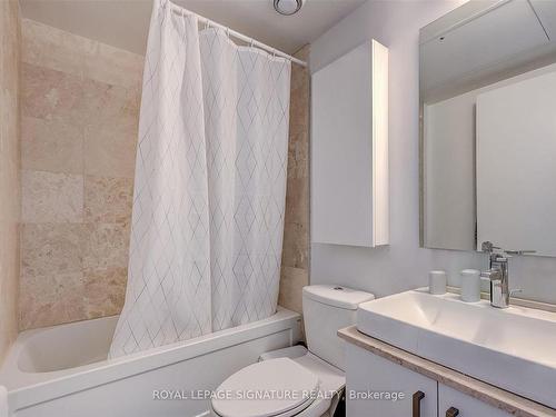 4111-12 York St, Toronto, ON - Indoor Photo Showing Bathroom
