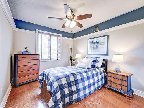 4476 Sawmill Valley Dr, Mississauga, ON - Indoor Photo Showing Bedroom