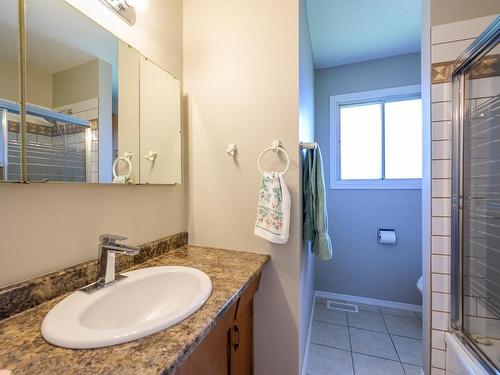 2280 Fleetwood Ave, Kamloops, BC - Indoor Photo Showing Bathroom