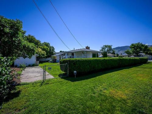 2280 Fleetwood Ave, Kamloops, BC - Outdoor