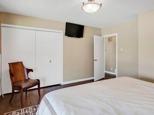 1975 Westsyde Rd, Kamloops, BC - Indoor Photo Showing Bedroom