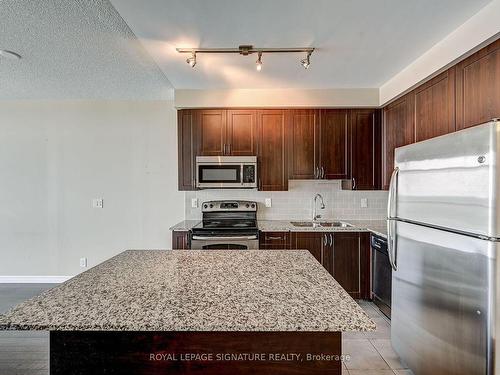 1709-1940 Ironstone Dr, Burlington, ON - Indoor Photo Showing Kitchen With Stainless Steel Kitchen With Double Sink