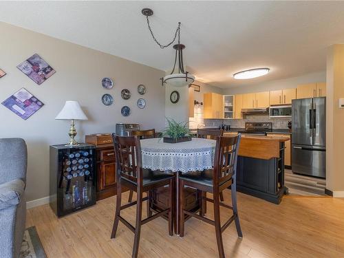 224-390 Island Hwy South, Campbell River, BC - Indoor Photo Showing Dining Room