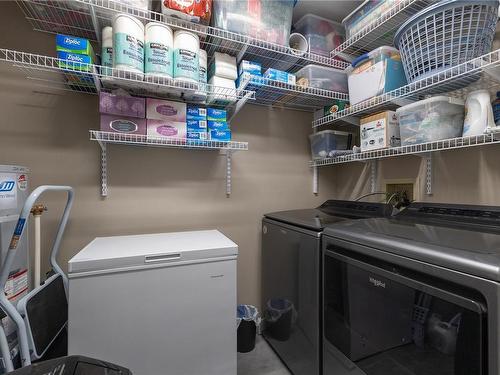 224-390 Island Hwy South, Campbell River, BC - Indoor Photo Showing Laundry Room