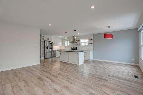 7 Garside Avenue S, Hamilton, ON - Indoor Photo Showing Kitchen