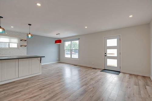 7 Garside Avenue S, Hamilton, ON - Indoor