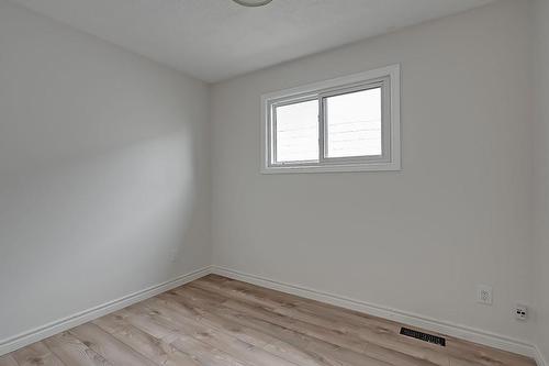 7 Garside Avenue S, Hamilton, ON - Indoor Photo Showing Other Room